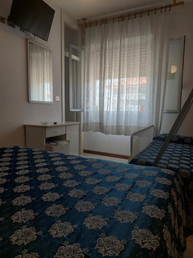 Camera Matrimoniale/Doppia con Letti Singoli con Letto Supplementare